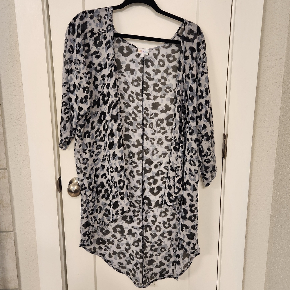 LuLaRoe Lindsay cheetah print sheer kimono cover-up
